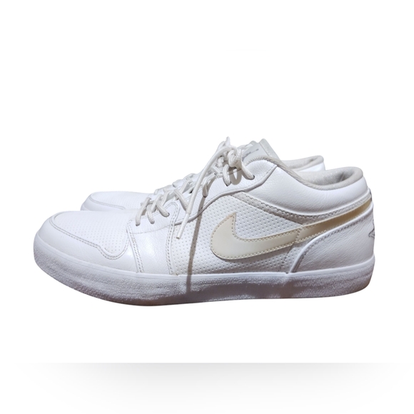 Jordan 1 V.2 Low White Patent Size 11.5 Sneakers main image 9